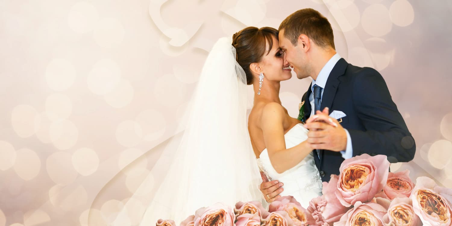 couple dancing at their wedding